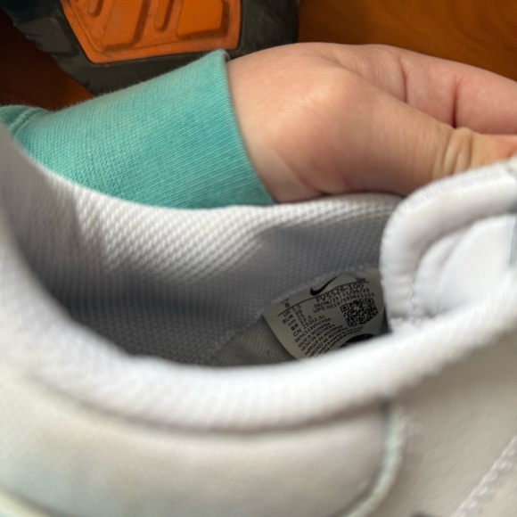 Nike Women's Court Legacy Lift Platform Sneaker Green White FV5526-100‎ Leather - Picture 9 of 10